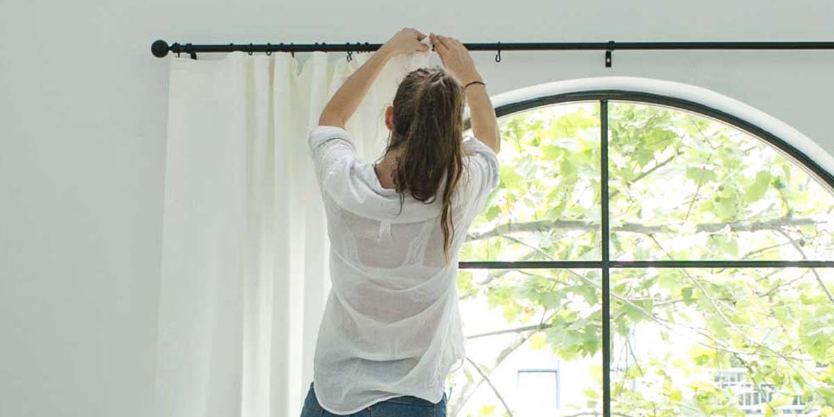 Hanging fabric panels