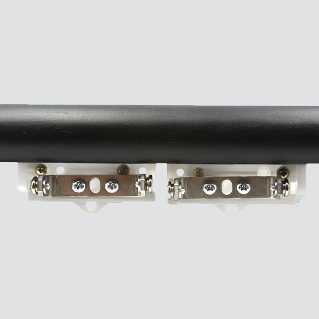 Single traverse rod master carrier